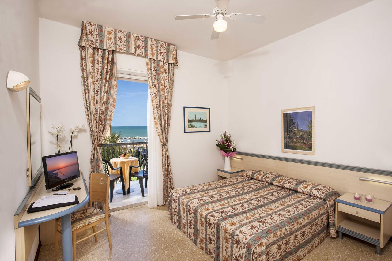 Hotel Brig Cattolica Eksteriør bilde